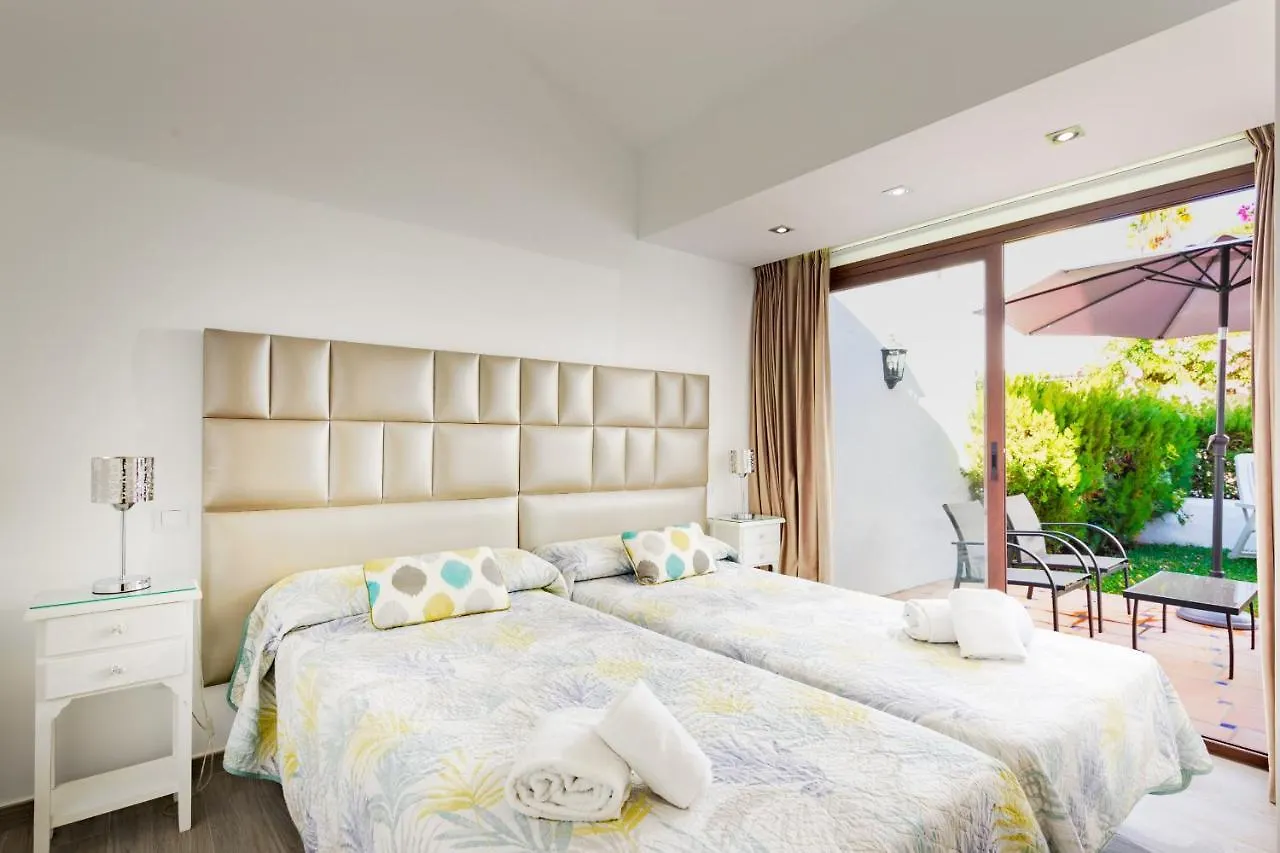 Estepona - Playa - Villa De 2 Dormitorios Con Terrazas Al Lado Del Mar Al7
