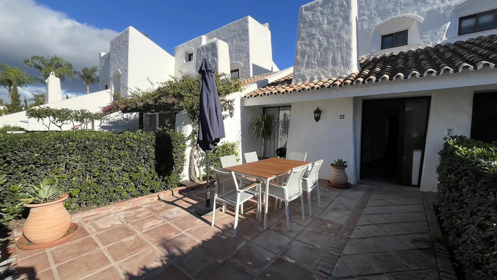 Estepona - Playa - Villa De 2 Dormitorios Con Terrazas Al Lado Del Mar Al7